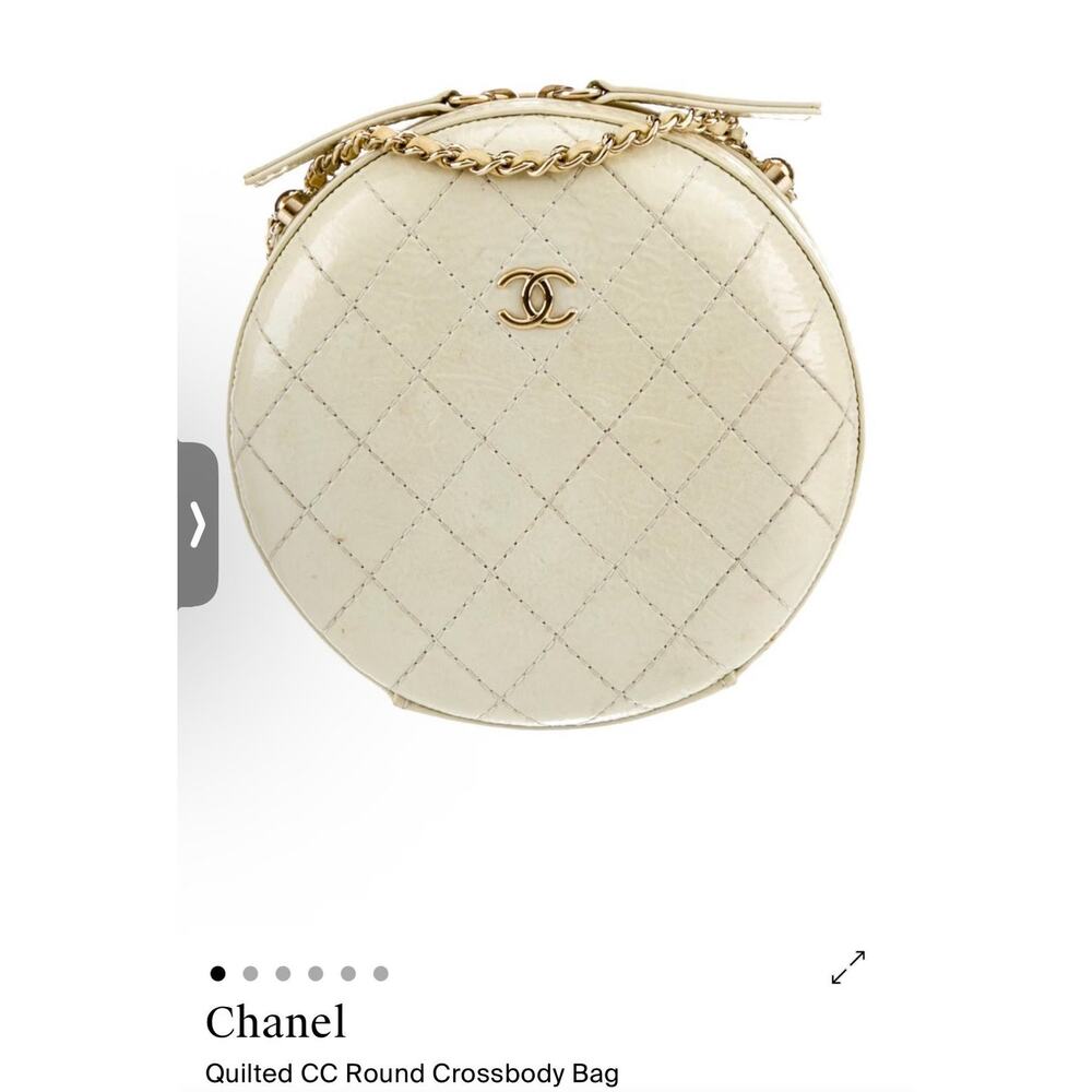 Women's Chanel Quilted cc Round Crossbody Bag